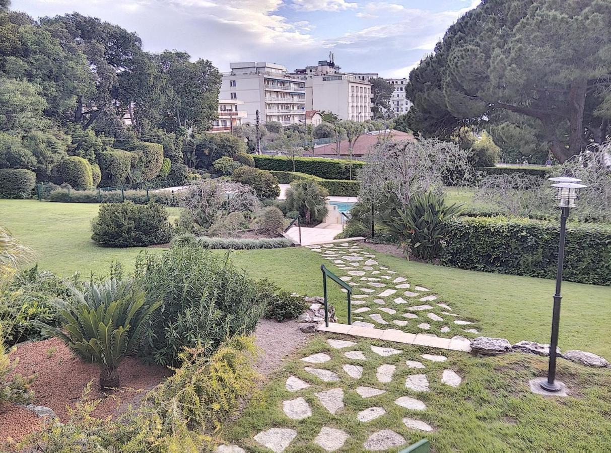 Chateau De La Pinede Juan-les-Pins Exterior foto